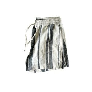 H&M Men's Cream Striped Shorts - Size M